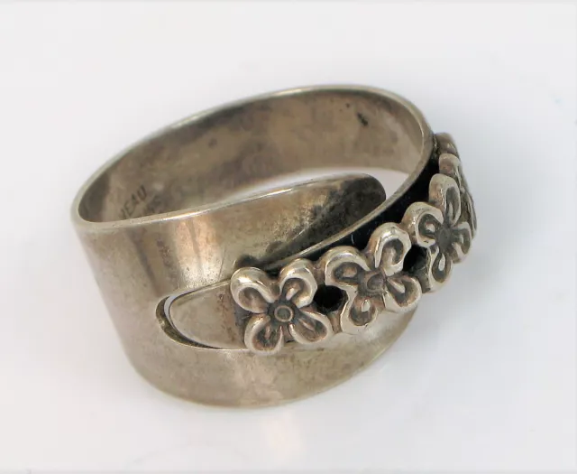 Vintage Beautiful Sterling Silver Ring Size 9 Designer Signed Beau  Flowers