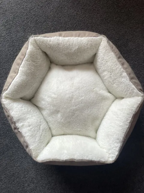 UNUSED Small Plush Pet Dog Cat Bed Fluffy Soft Warm Calming Bed Sleeping Nest