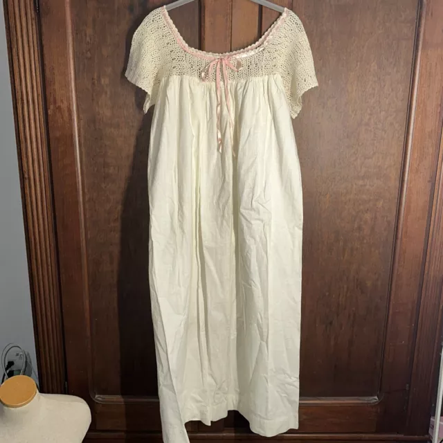 Antique Edwardian 1900’s Cotton Linen Hand Crochet Lace Night Gown