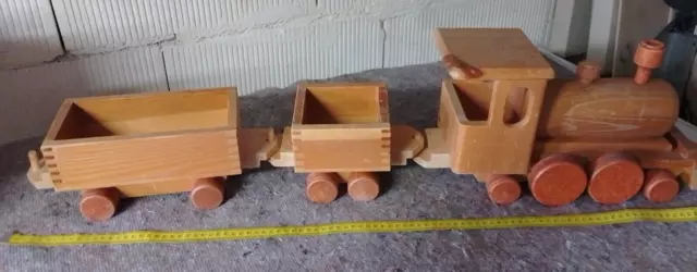 BEAU JOUET EDUCATIF TRAIN EN BOIS LOCOMOTIVE WAGONS MADE IN AUTRICHE rare