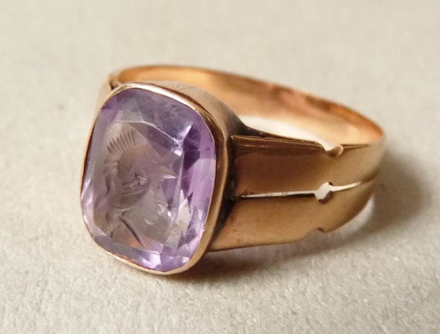 BAGUE OR MASSIF 14k avec homme intaille sur améthyste Bijou ancien