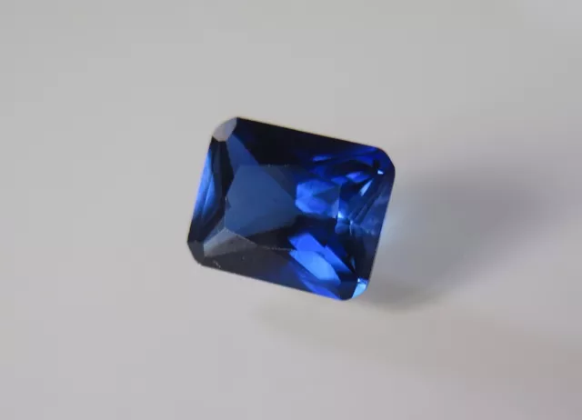 SAPHIR VERNEUIL BLEU ROYAL 6x8 mm qualité joaillerie 2