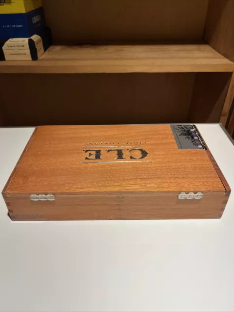 CLE CIGAR COMPANY - Empty Wooden Cigar Box Habano 11/18 3