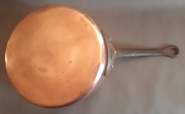 Cuivres - 2 très anciennes casseroles en cuivre étamé , Poids unitaires (petite = 1300g