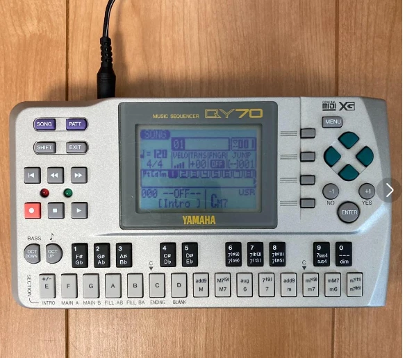 Machine à rythme numérique séquenceur de musique YAMAHA-QY70 d'occasion du...