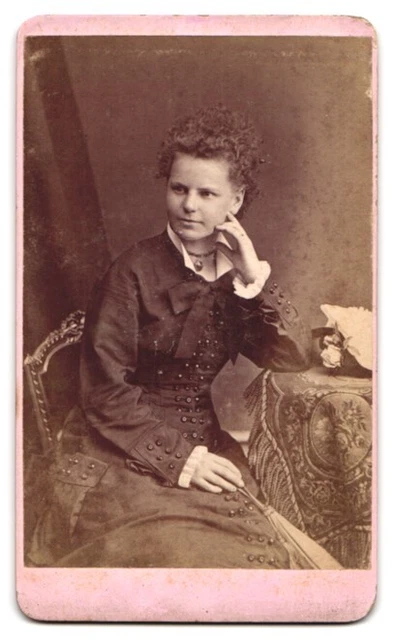 Fotografie Otto Reitmayer, München, Ansicht München, Blick auf die Front des At 2