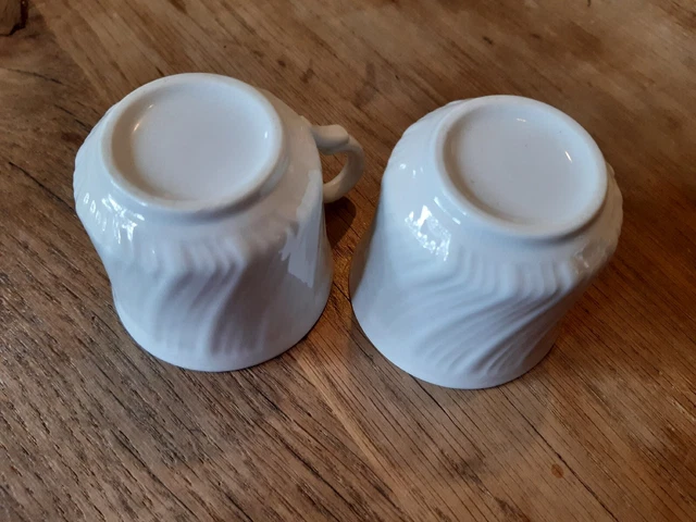 2 Tasses à Café Blanches Vintage En Porcelaine Torsadée - Motif Spiralé Rétro