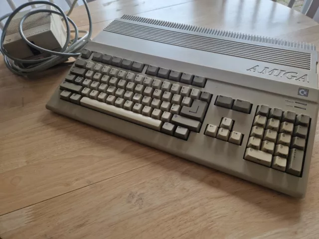 Commodore AMIGA 500 with Power Pack. SPARES and REPAIR. Vintage Computer.