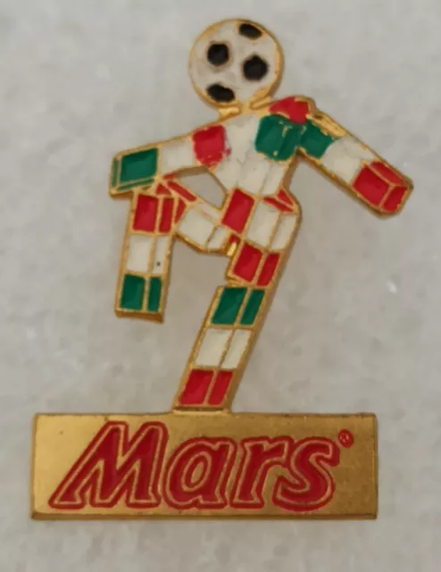 Pins Mars Confiserie Chocolat. Football World Cup Italia 90