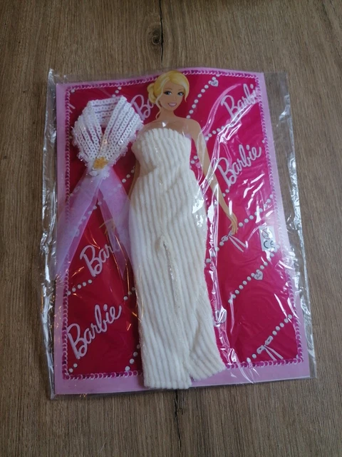 Lot Barbie – Les Robes De Mes Voyages – 4 Tenues Neuves Pour Poupée