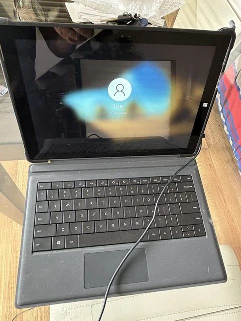 Surface Pro 3|Tablet  I3-40100y @1.50Ghz, 4gb Ram , 64 GB ssd w10 pro,Read!