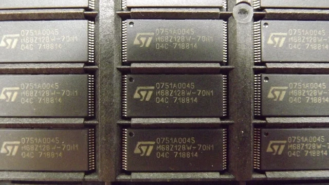 (144PCS) M68Z128W-70N1 SRAM  3.3V 1M-Bit 128K x 8 70ns 32-Pin TSOP