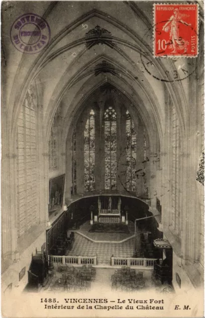 CPA Vincennes Le Fort Interieur de la Chapelle (1346925)