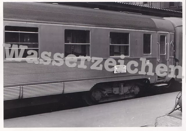 Orig.Foto Personenwagen Strecke Frankfurt a. M. -  Paris, Aufn. 1964 (6498)