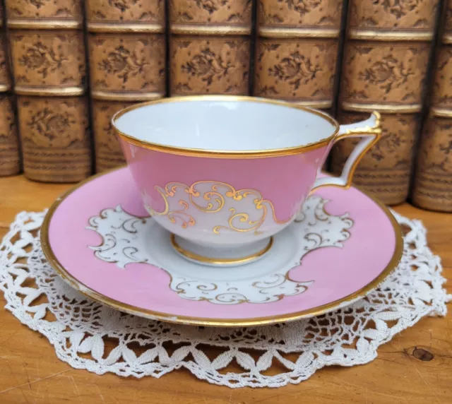 Flight Barr & Barr Worcester Tea Cup & Saucer, Pink, White & Gold c1820