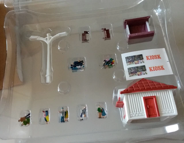 Woodland Scenics A2201 Figuren Set - Senior Citizens Mit Rollator Für Modelleisenbahn N Spur 1:160