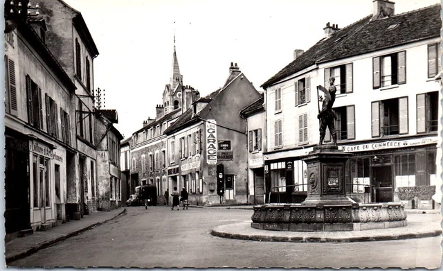 95 SAINT LEU LA FORET - la place de la forge