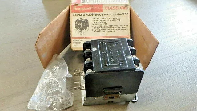 New  Honeywell P8212 G 1209 Contactor 30A 3 Pole 24V 50/60Hz  #136