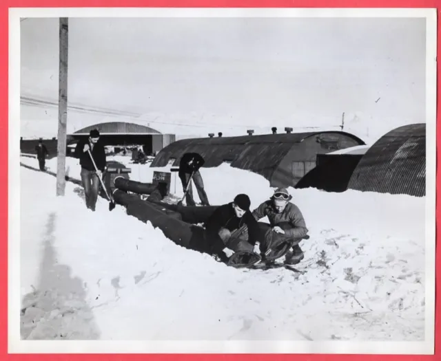 1944 Navy Airman Clean Sidewalks With Engine Warmer Amchitka Alaska News Photo