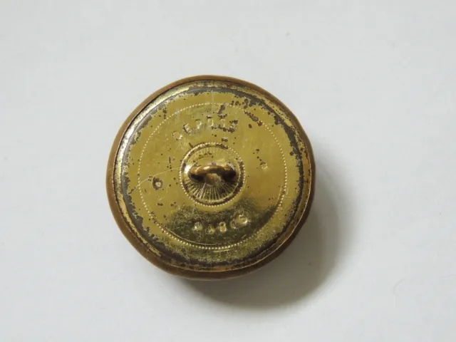 Ancien grand bouton en métal doré et verre noir à facettes résine diam.: 4,8cm 2