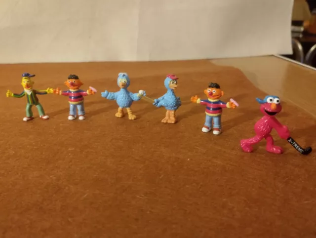 "Lote de Figuras Vintage de Barrio Sésamo: ..