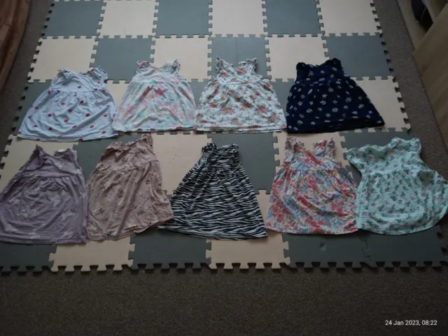Pacchetto di abiti estivi bambina 12-18 mesi 9x