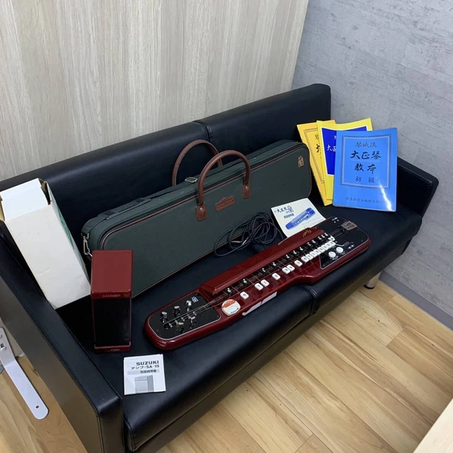 Suzuki RAN Electric Taishogoto Soprano With Soft case Excellent Used Suzuki RAN Electric Taishogoto Soprano With Soft case Excellent Used