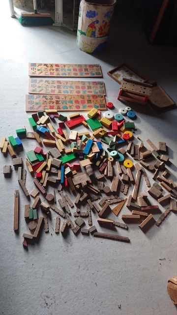 Lot De 8 Quilles En Bois Peint - Jouets Anciens Pour Restauration - Pièces Détachées