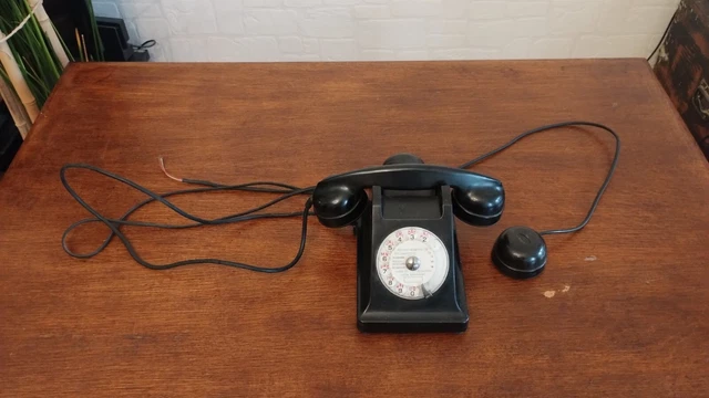 TÉLÉPHONE ANCIEN EN bakélite noir à cadran EUR 45,00 - FR