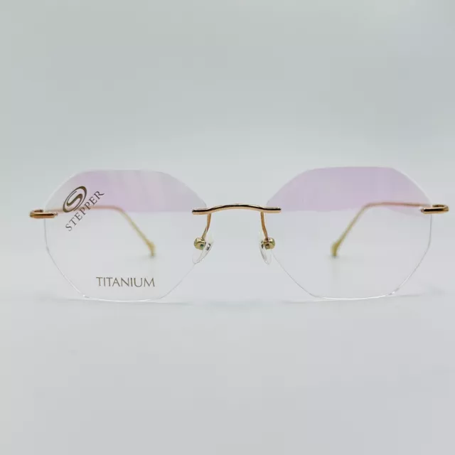 Porte-lunettes femme en résine avec ressort cm7x7h13,9