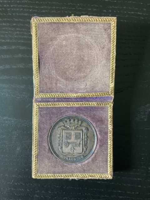 SILBER Medaille Straubing 1872 Lohn für vieljährige Treue Dienste + Etuis