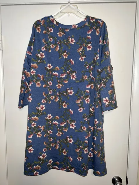 Alyx Plus Size 2X blue floral polyester/rayon knee-length tie bell sleeve dress