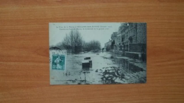 CPA : La crue de la Marne Ã  CHALONS SUR MARNE (janvier 1910), chemin d