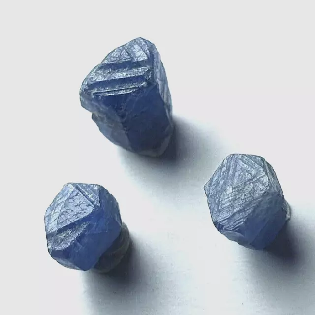 ★☆ 3 SAPHIRS de Tranomaro, Amboasary, Madagascar - 0,6 à 0,8 cm - 8,19 CT ☆★