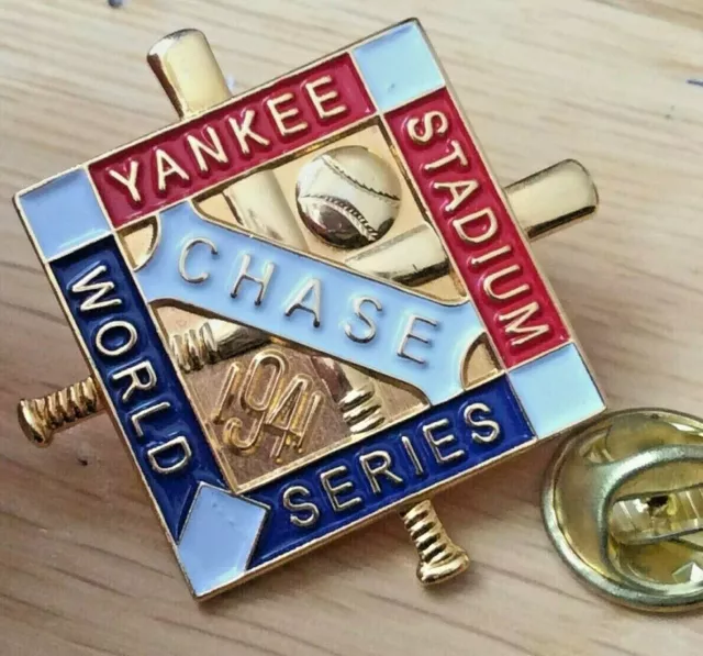pin's lapel pin's badge New York Yankee world stadium baseball US Team