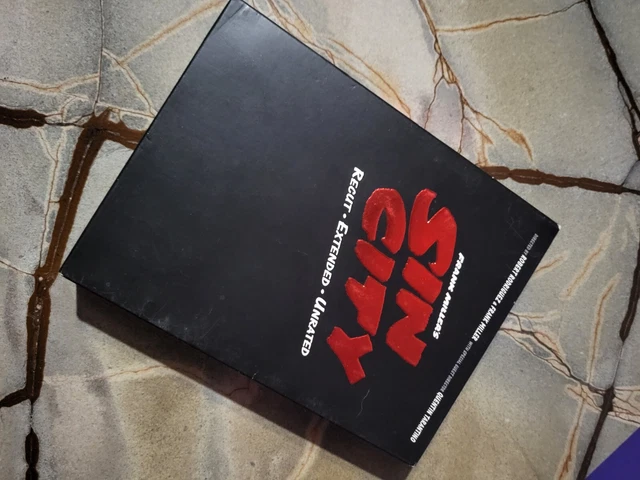 Sin City Recut Extended Unrated 2-disc DVD set w/ The Hard Goodbye graphic novel