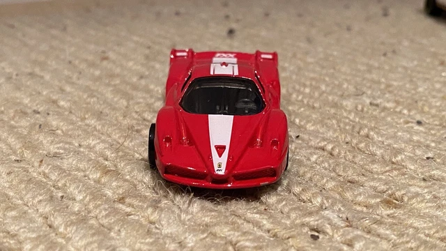 LE6384 HOT WHEELS ELITE N5606 voiture 1/43 Ferrari FFX bleue EDL