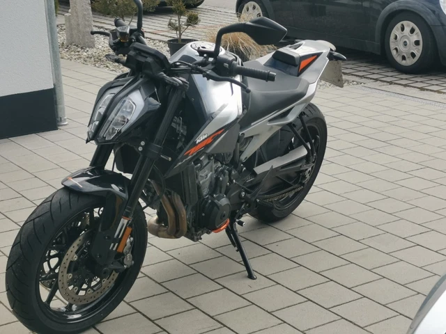 ktm duke 790