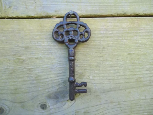 Large Iron Key Antique Looking Metal Jail Lock,Castle Keys - Theatre Film Prop