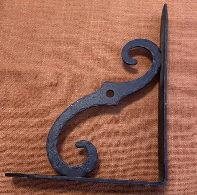 Vtg hammered black metal Forged iron shelf wall bracket corbel 7”x8”