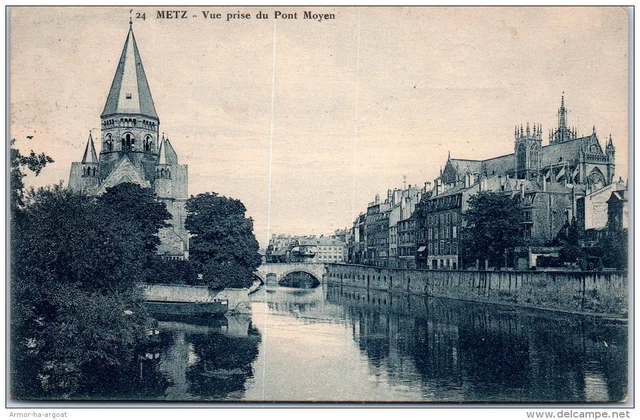 57 METZ - vue prise du pont moyen