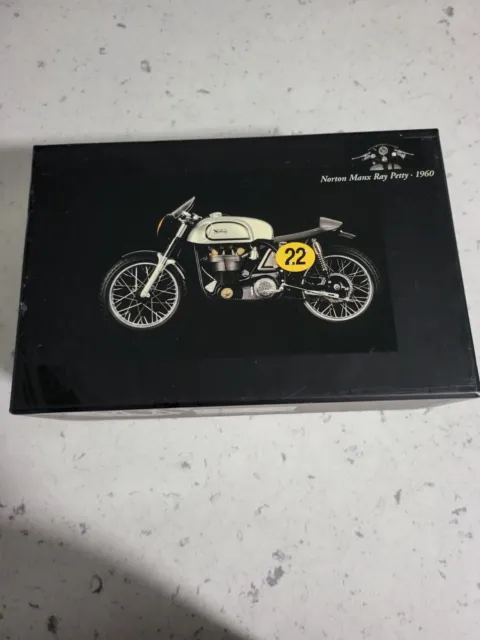 Minichamps 1/12 1960 Norton Manx 500 Ray Petty.