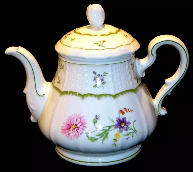 Vintage Heinrich 'Chambord' Floral Porcelain 4 Cup Tea Pot with Lid