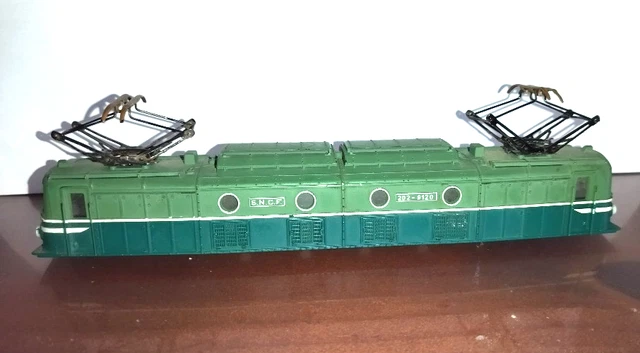 LOCOMOTIVE ELECTRIQUE CC14005, AVEC 4 PHARES, LIVREE VERTE, ECHELLE