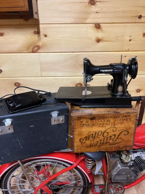 Vintage 1955 Singer 221 Featherweight Sewing Machine & Case