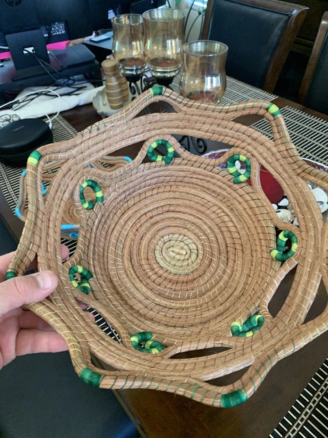 Cestas con aguja de pino para criada