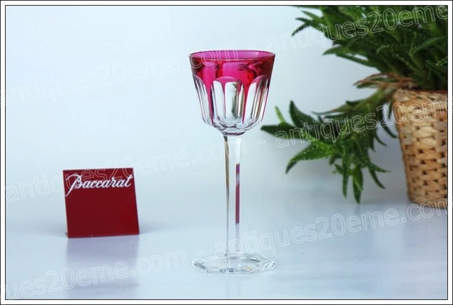 Verre à vin du Rhin en cristal de Baccarat modèle Harcourt rose - Roemer glass