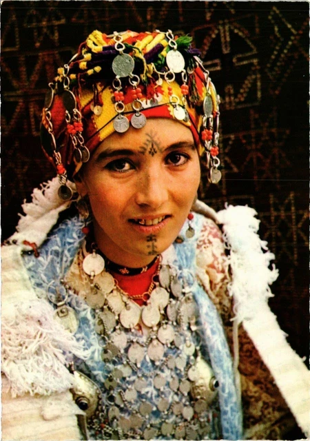 CPM AK MAROC Type de Femme du Moyen ATLAS (343347)