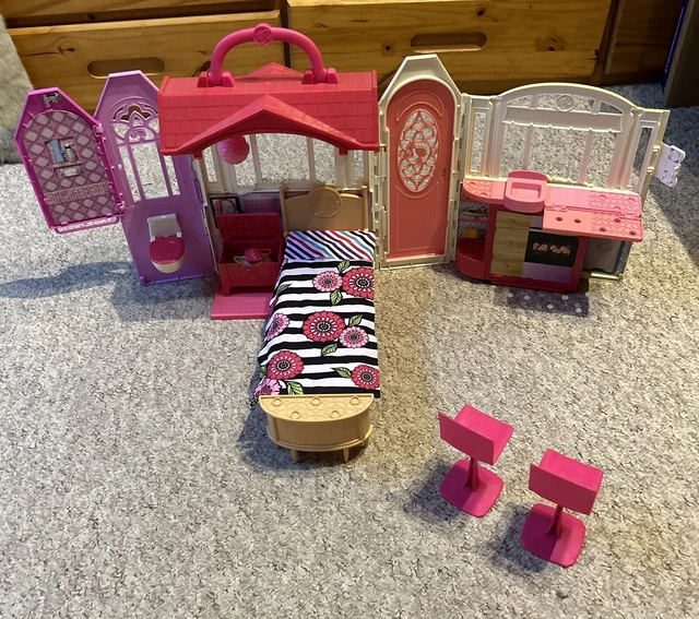 Barbie glam getaway online portable dollhouse