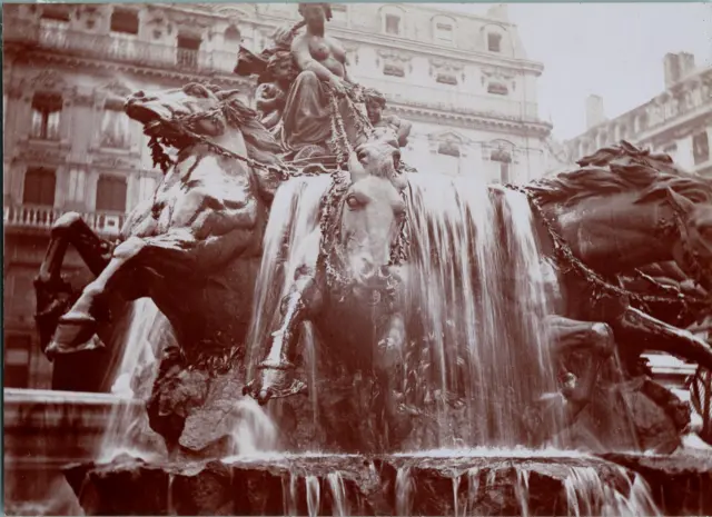 France, Lyon, Vue de la Fontaine place des Terreaux, Vintage print, circa 1890 T